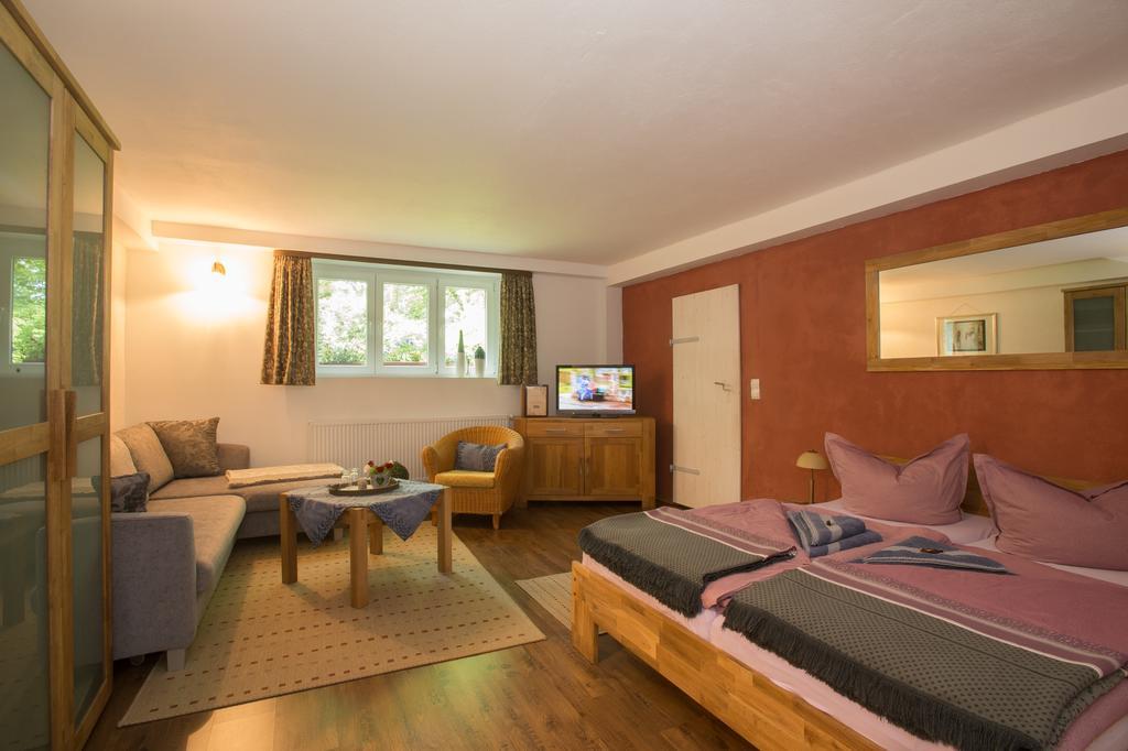 Gaestehaus Villa Reich Люббен Экстерьер фото
